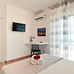 Coral Bay Charming House